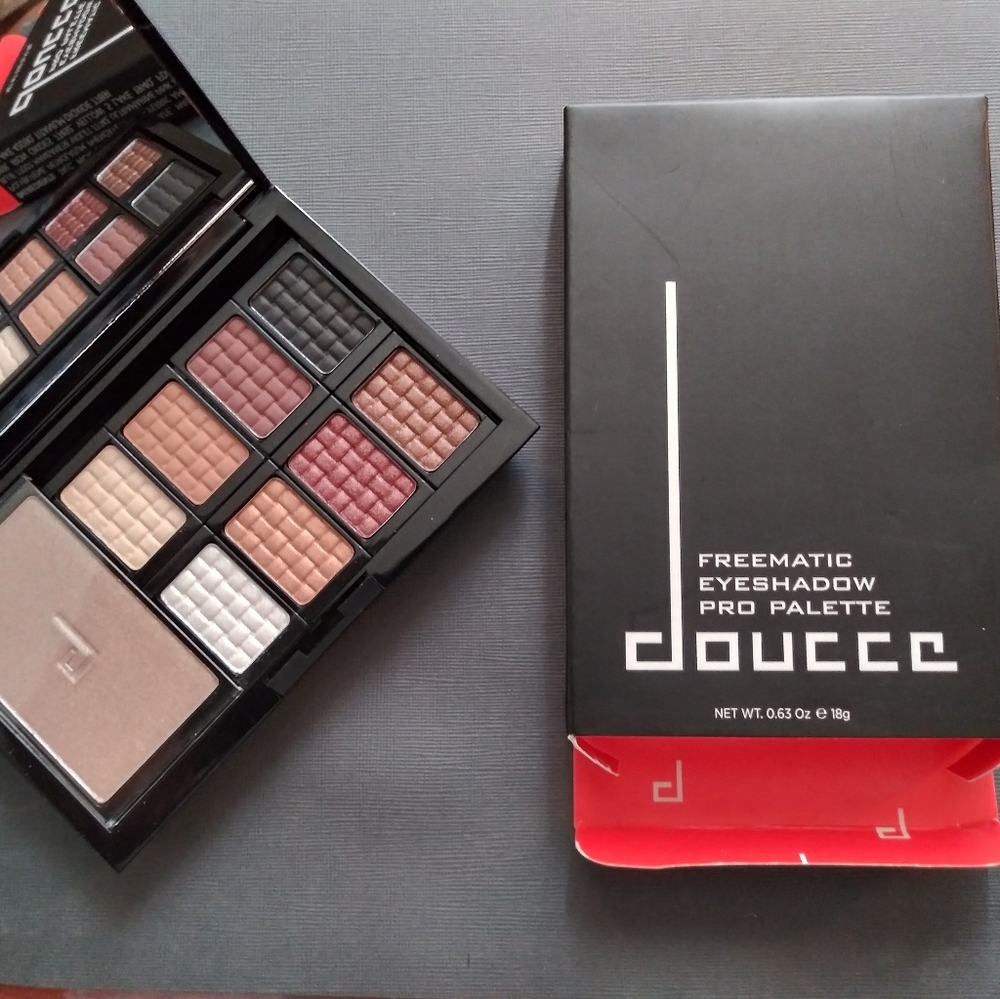 Doucce Smokey Palette